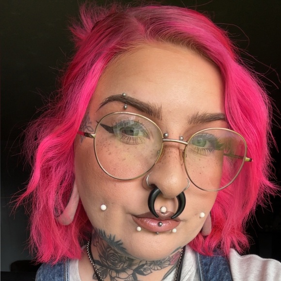 Meet your Posher, Mary - Picture 1 of 1